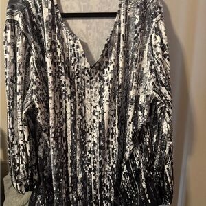 Black & White Abstract V-Neck Women’s Top